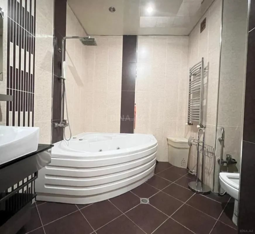 Kirayə verilir 3 otaqlı mənzil 140 m²