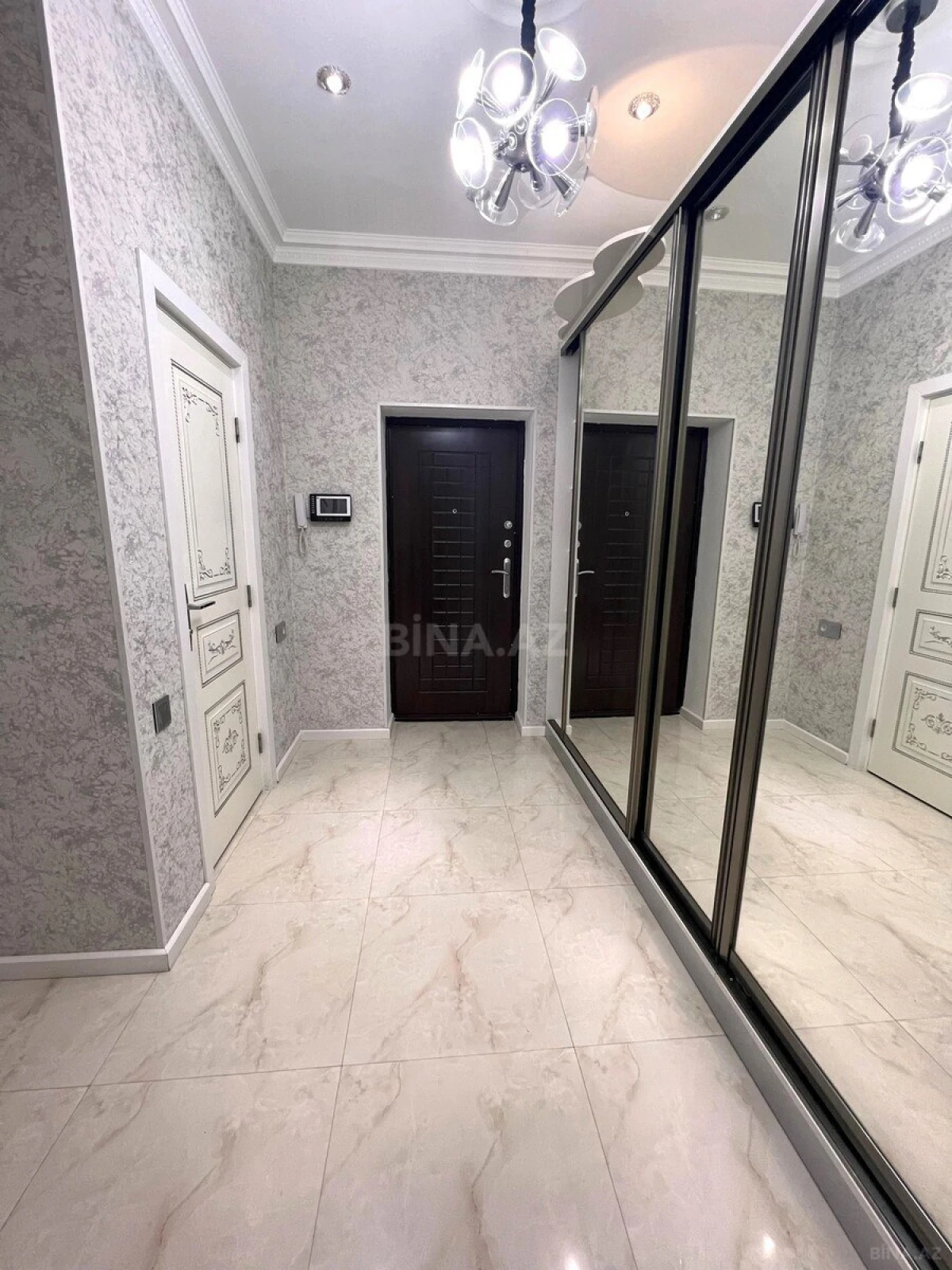 Kirayə verilir 2 otaqlı mənzil 68 m²