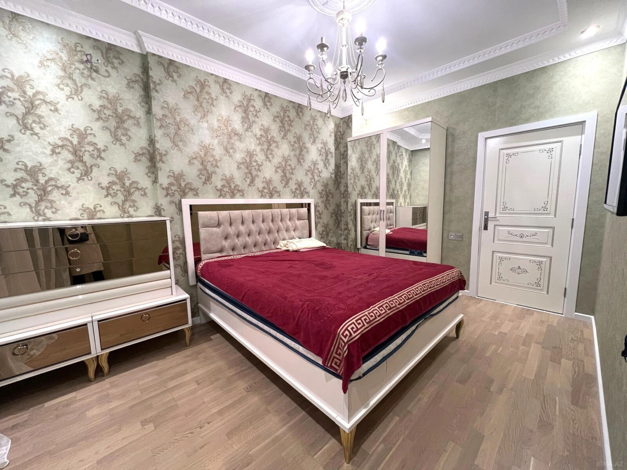 Kirayə verilir 2 otaqlı mənzil 68 m²