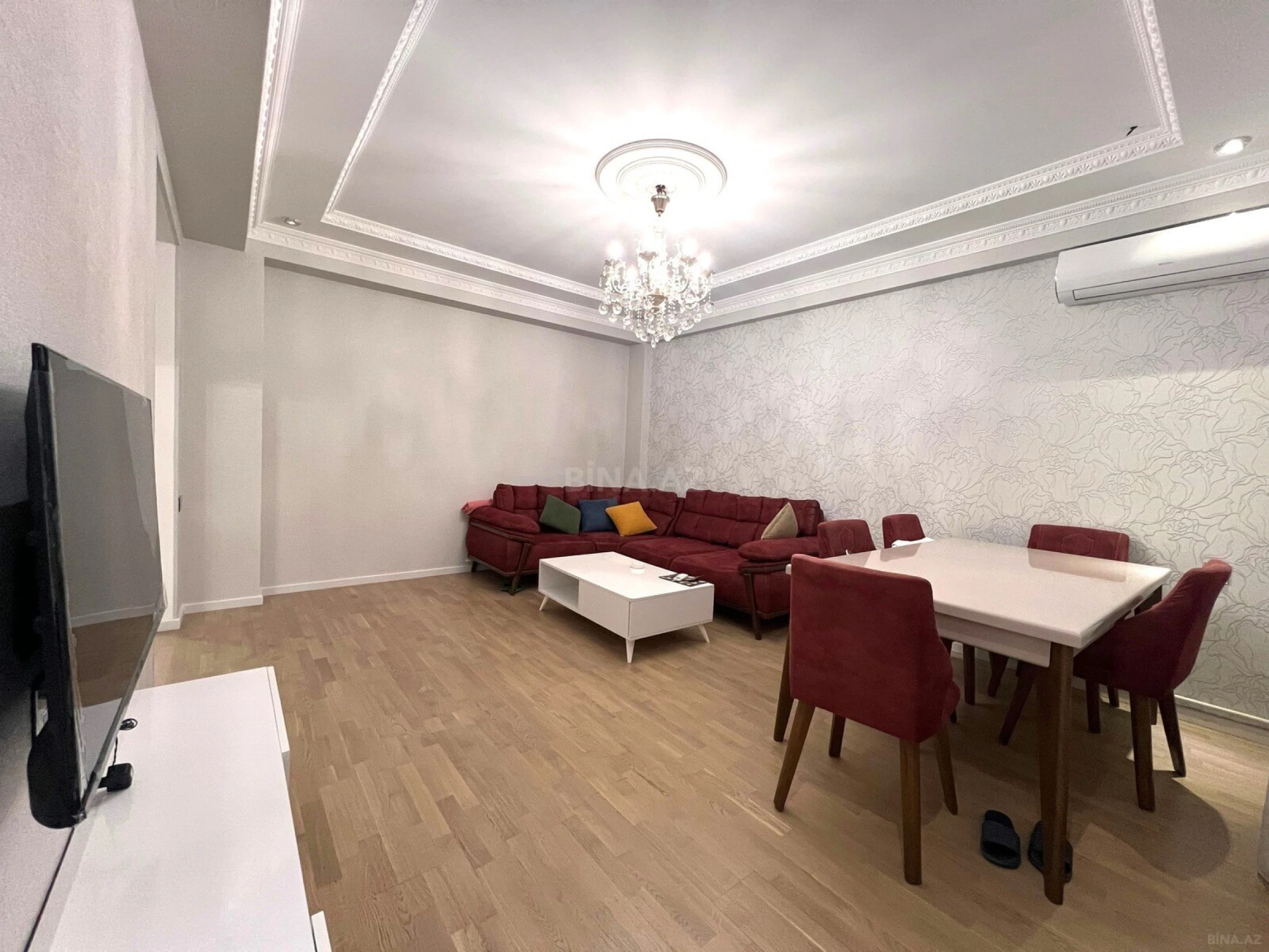 Kirayə verilir 2 otaqlı mənzil 68 m²