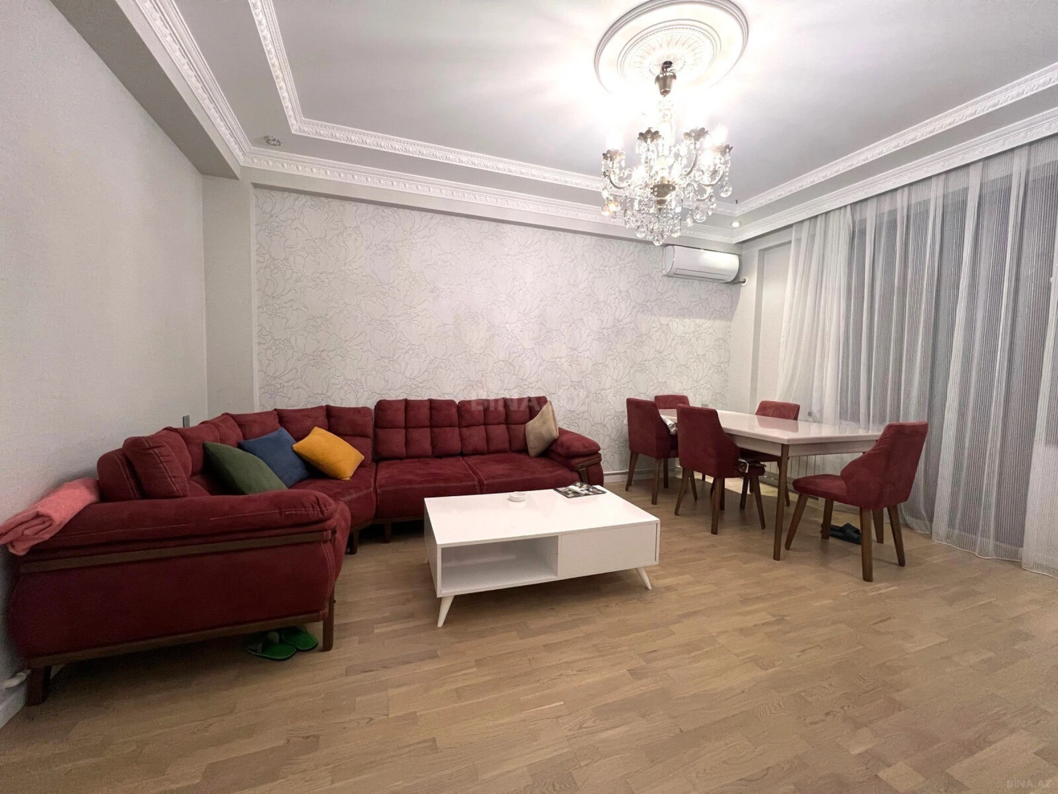 Kirayə verilir 2 otaqlı mənzil 68 m²