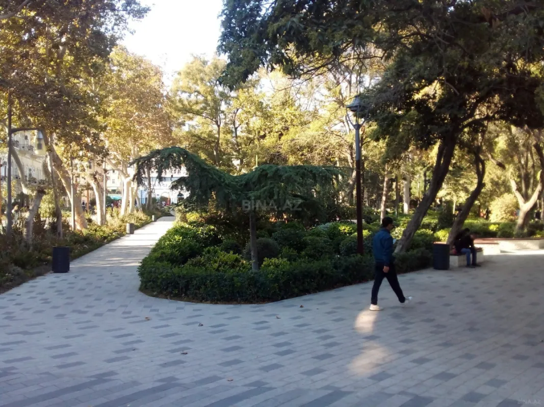 Satılır 4 otaqlı mənzil 85 m²