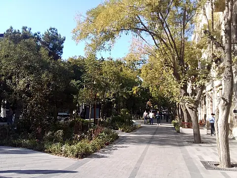 Satılır 4 otaqlı mənzil 85 m²