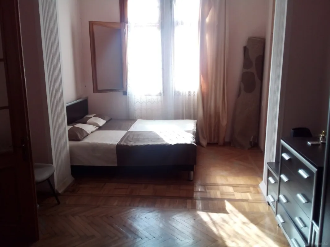 Satılır 4 otaqlı mənzil 85 m²