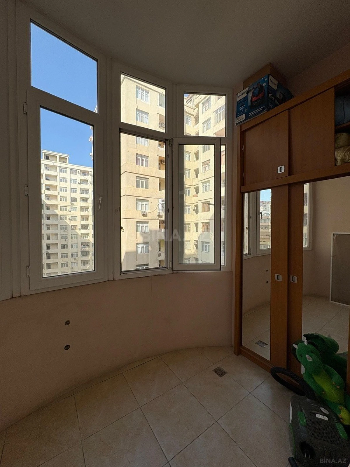 Kirayə verilir 2 otaqlı mənzil 96 m²