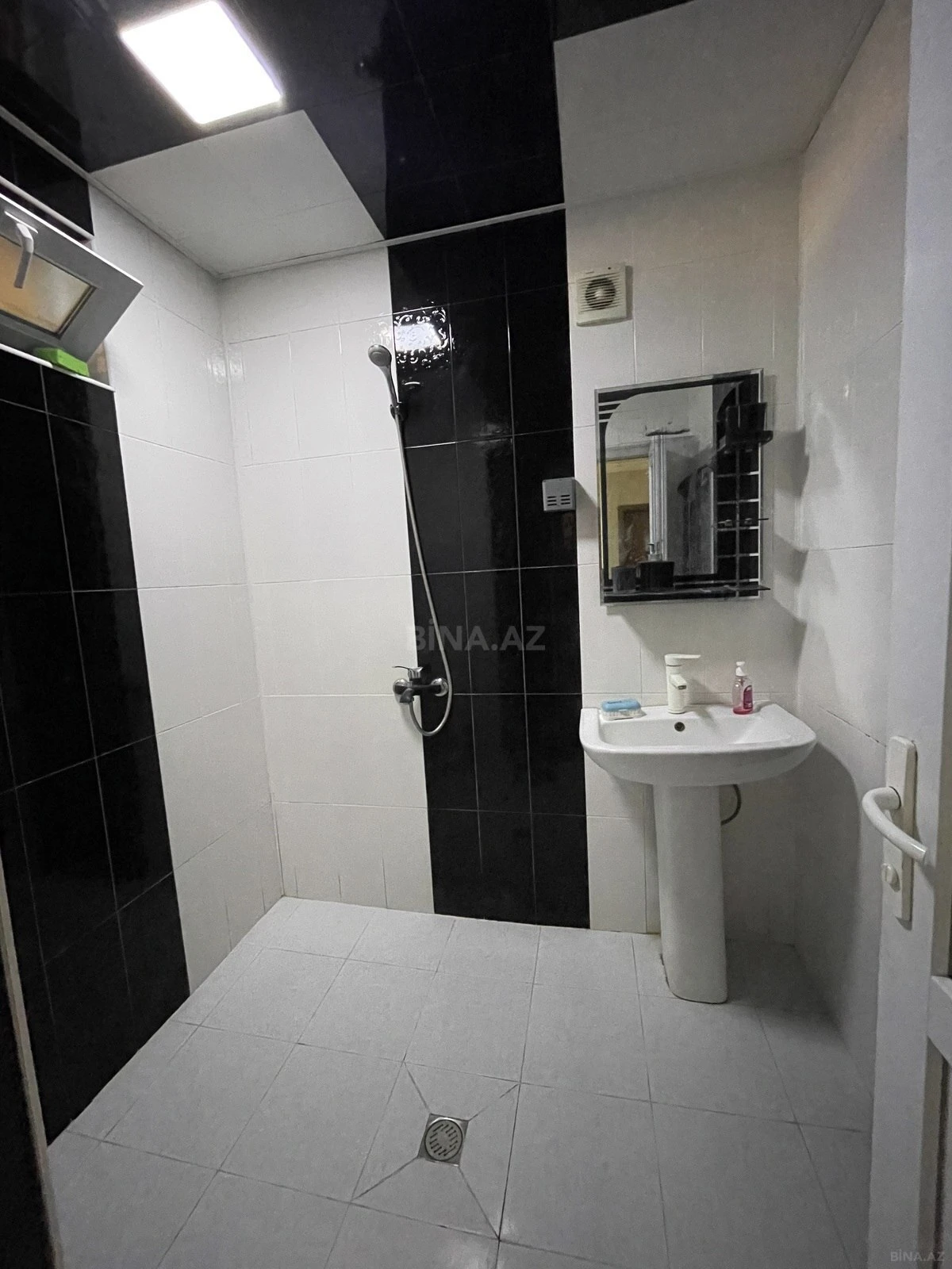 Satılır 3 otaqlı mənzil 65 m²