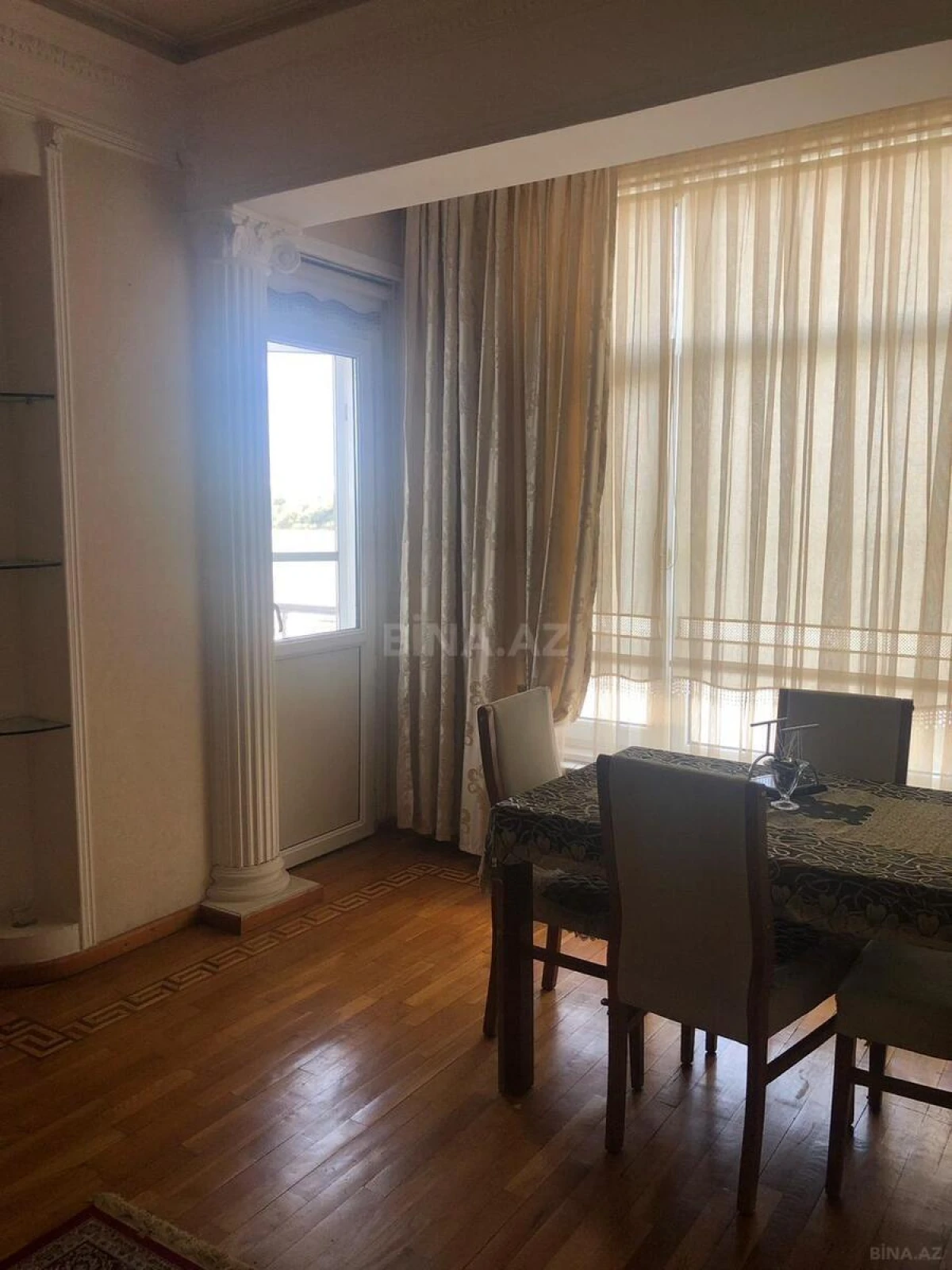 Kirayə verilir 2 otaqlı mənzil 70 m²