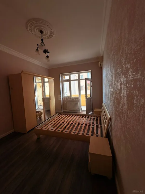 Satılır 3 otaqlı mənzil 120 m²