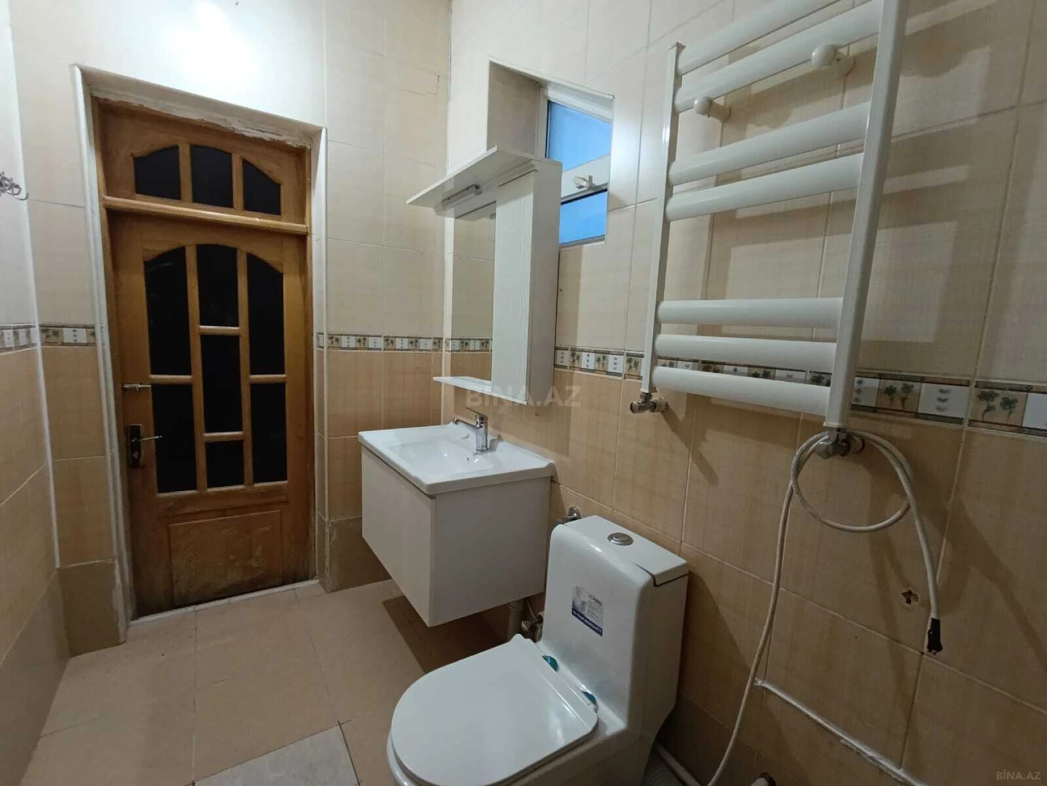 Satılır 6 otaqlı həyət evi 200 m²