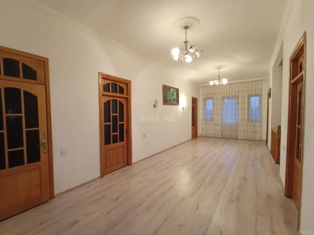 Satılır 6 otaqlı həyət evi 200 m²