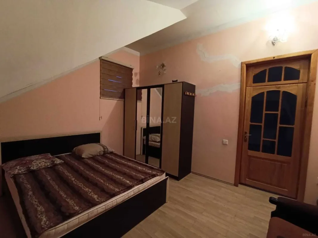 Satılır 6 otaqlı həyət evi 200 m²