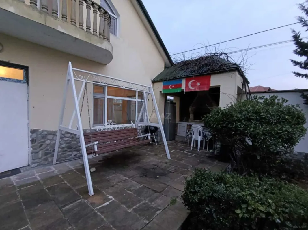 Satılır 6 otaqlı həyət evi 200 m²