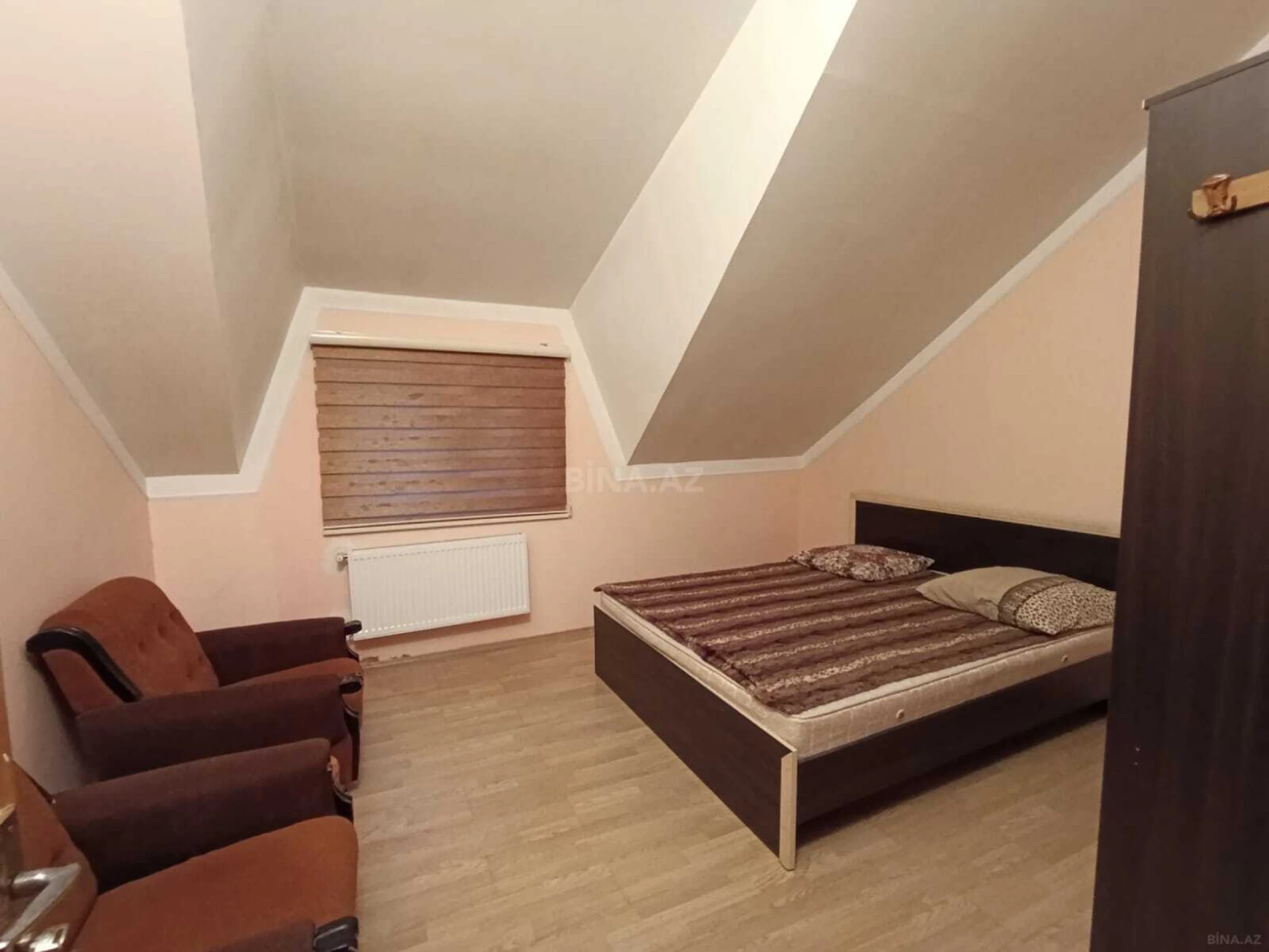 Satılır 6 otaqlı həyət evi 200 m²