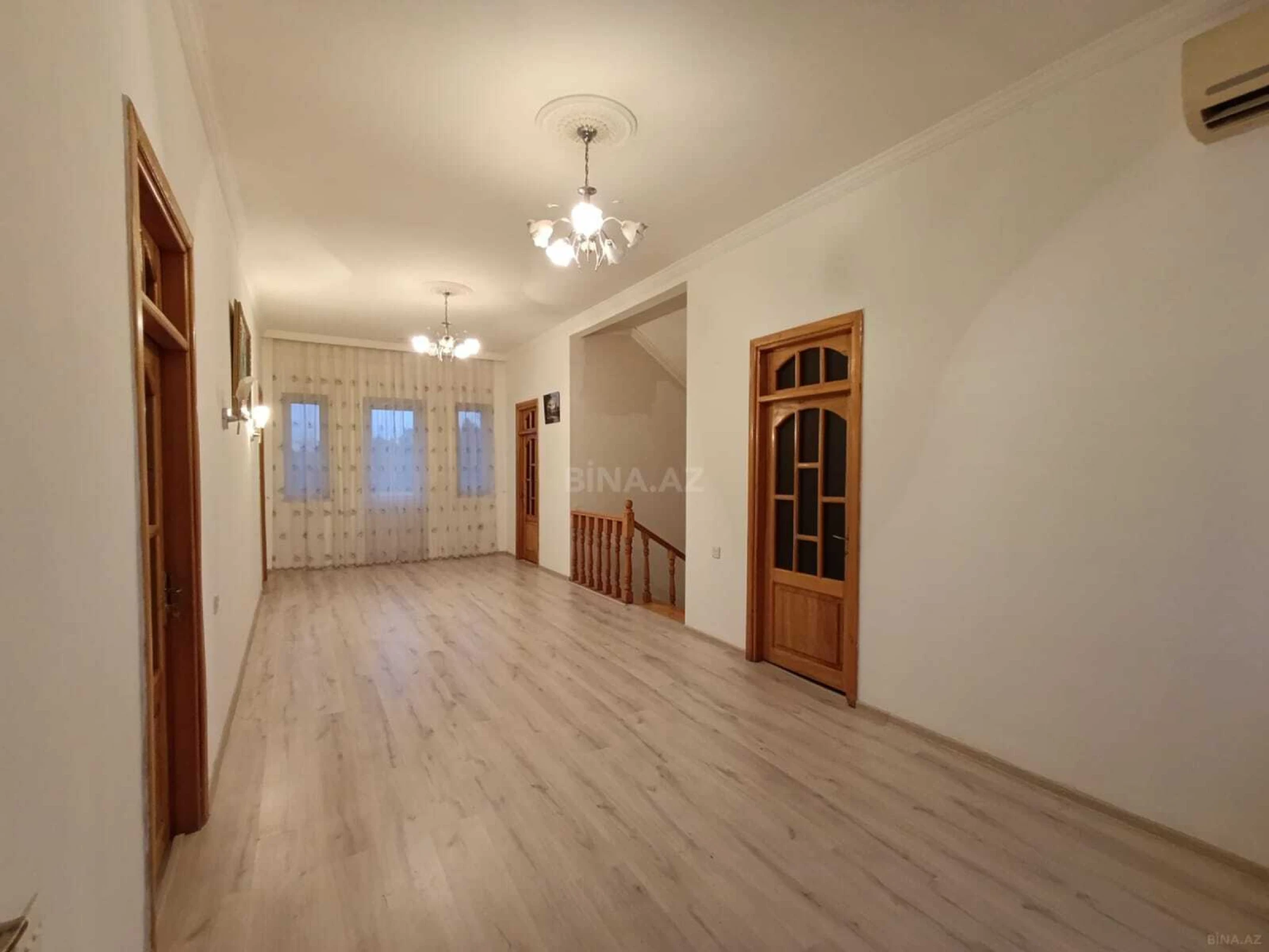 Satılır 6 otaqlı həyət evi 200 m²
