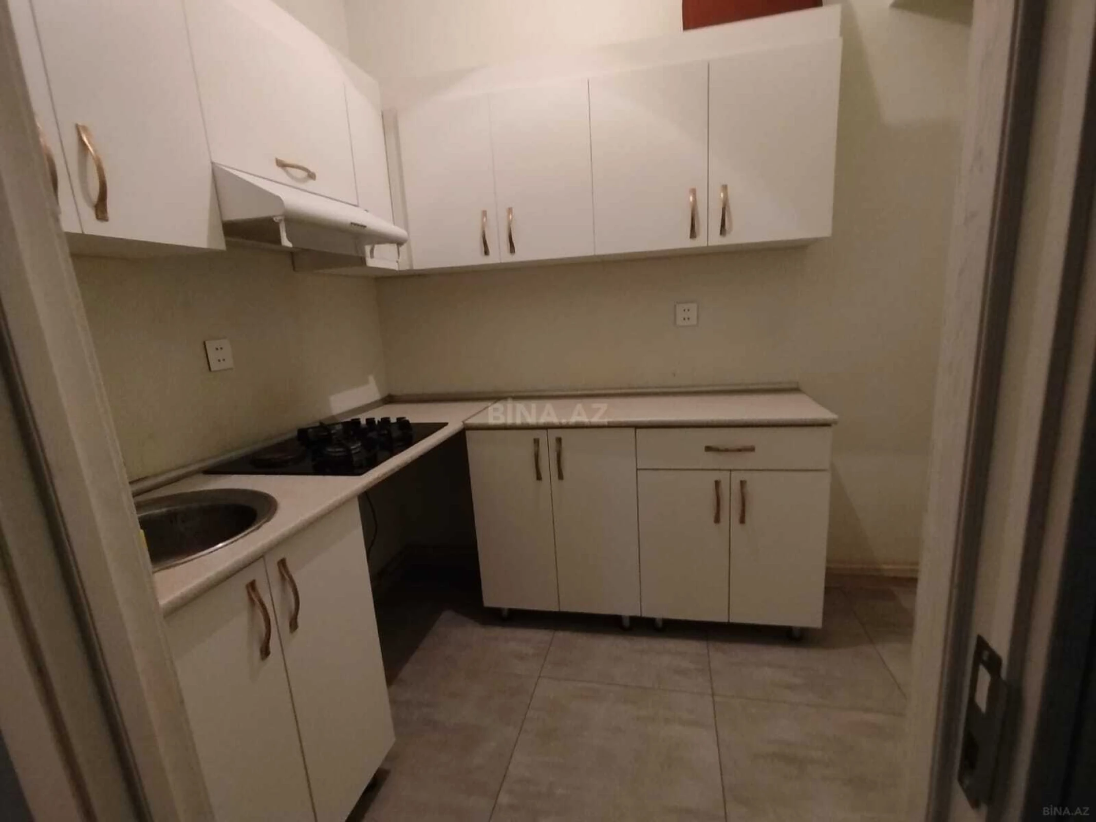 Satılır 2 otaqlı mənzil 61 m²