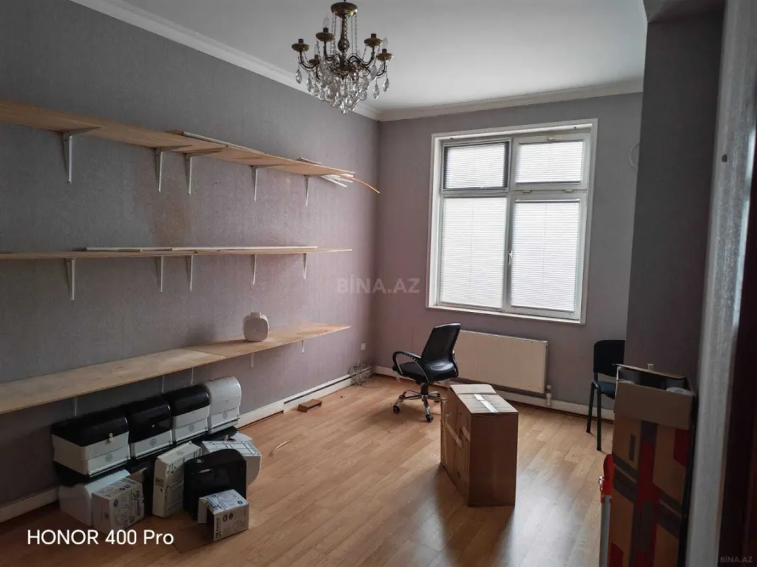 Kirayə verilir 3 otaqlı mənzil 118 m²