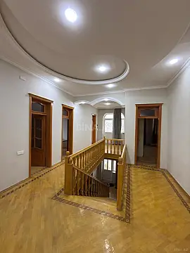 Kirayə verilir 6 otaqlı həyət evi 300 m²