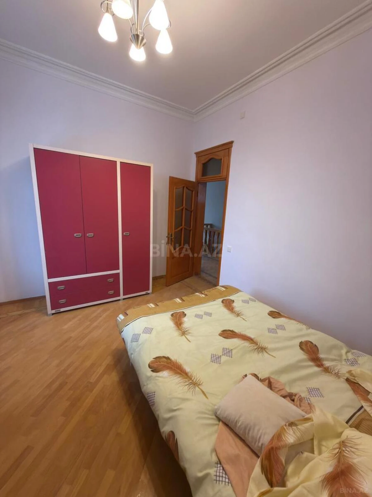 Kirayə verilir 6 otaqlı həyət evi 300 m²