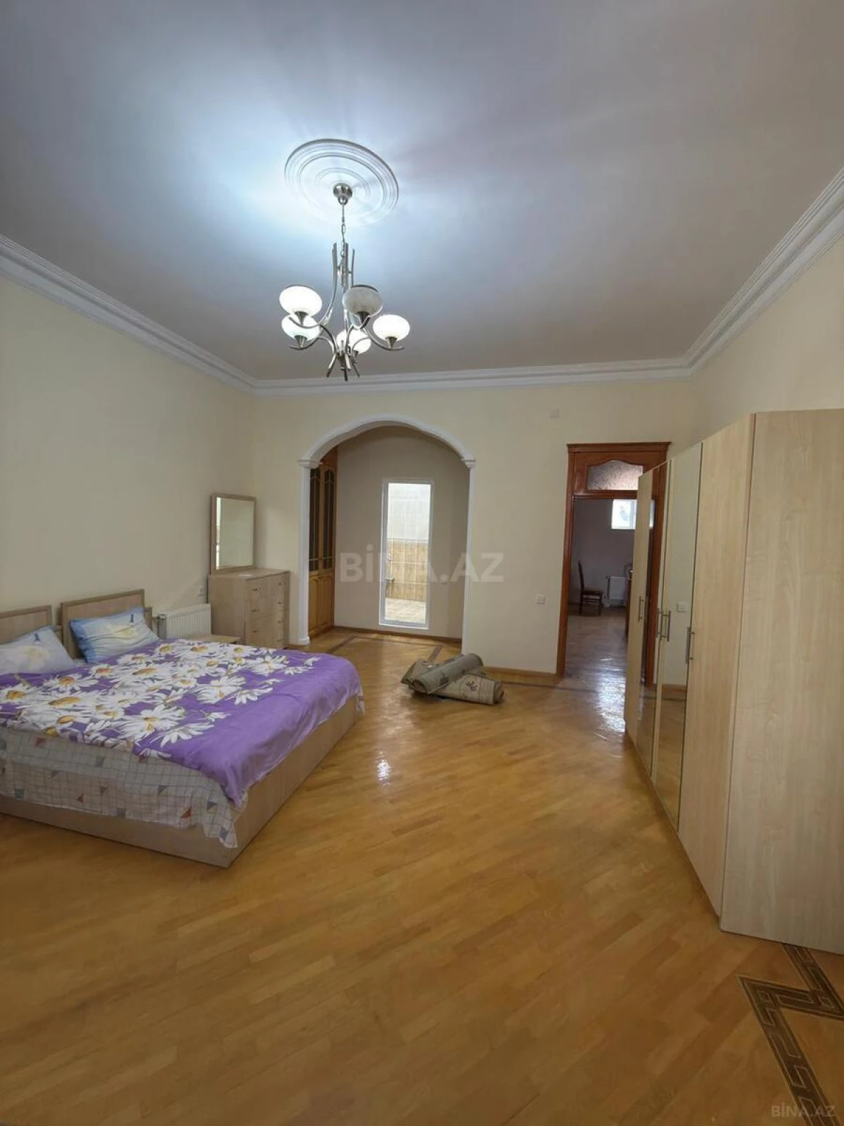 Kirayə verilir 6 otaqlı həyət evi 300 m²