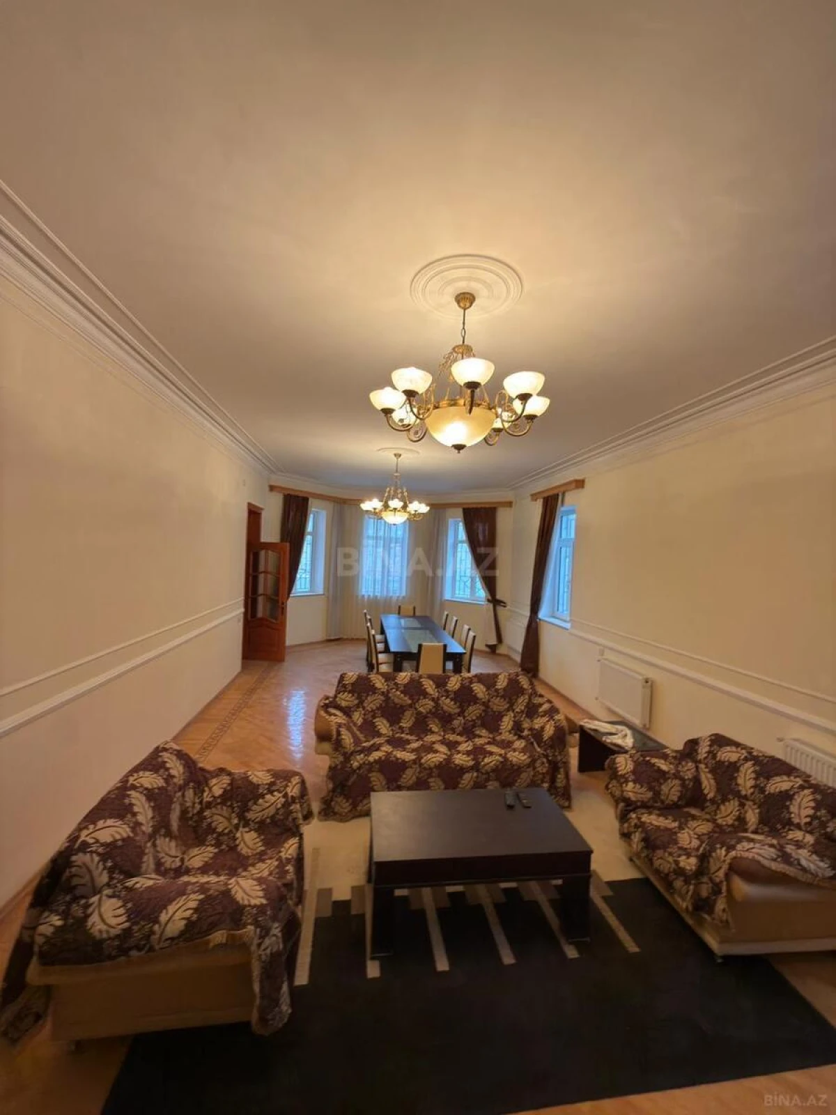 Kirayə verilir 6 otaqlı həyət evi 300 m²