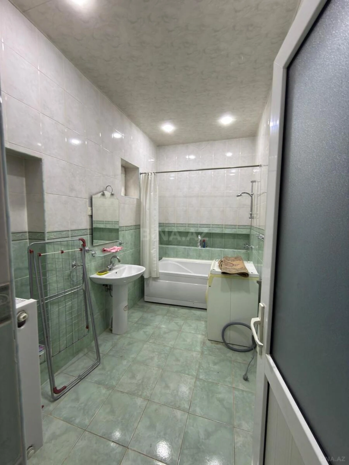 Kirayə verilir 6 otaqlı həyət evi 300 m²
