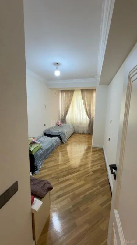 Satılır 3 otaqlı mənzil 105 m²