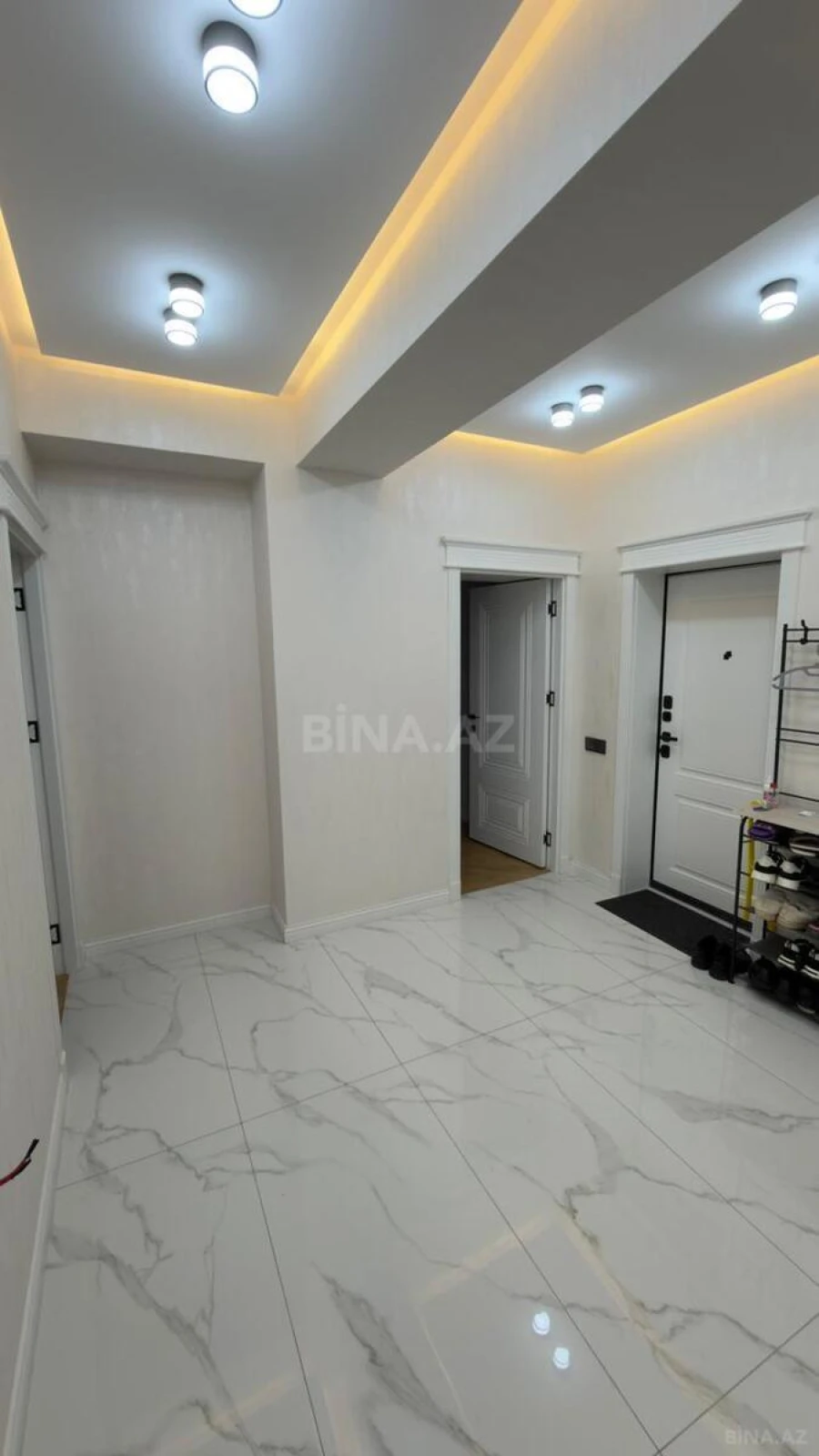 Satılır 3 otaqlı mənzil 105 m²
