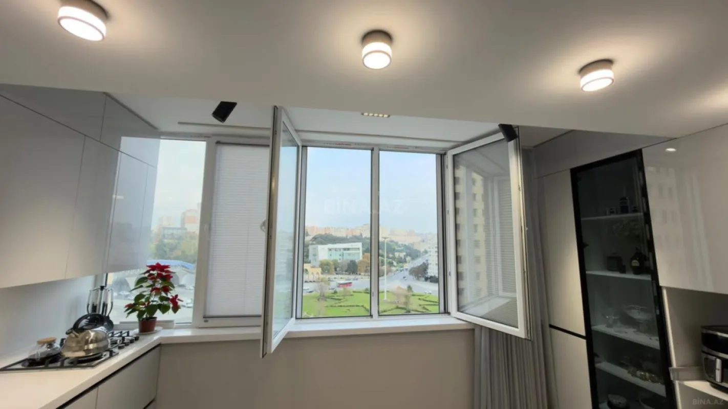 Satılır 3 otaqlı mənzil 105 m²