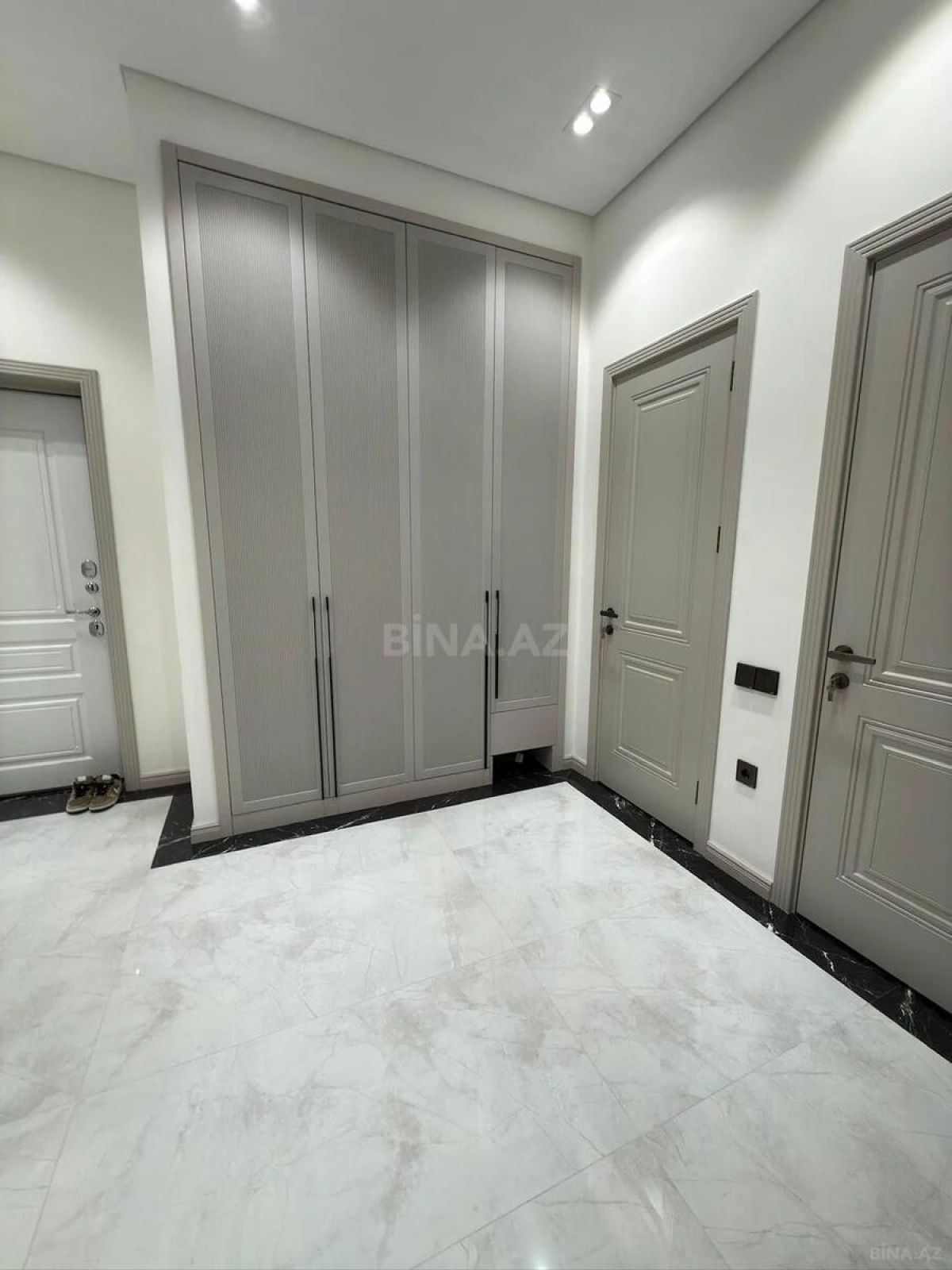 Kirayə verilir 3 otaqlı mənzil 120 m²
