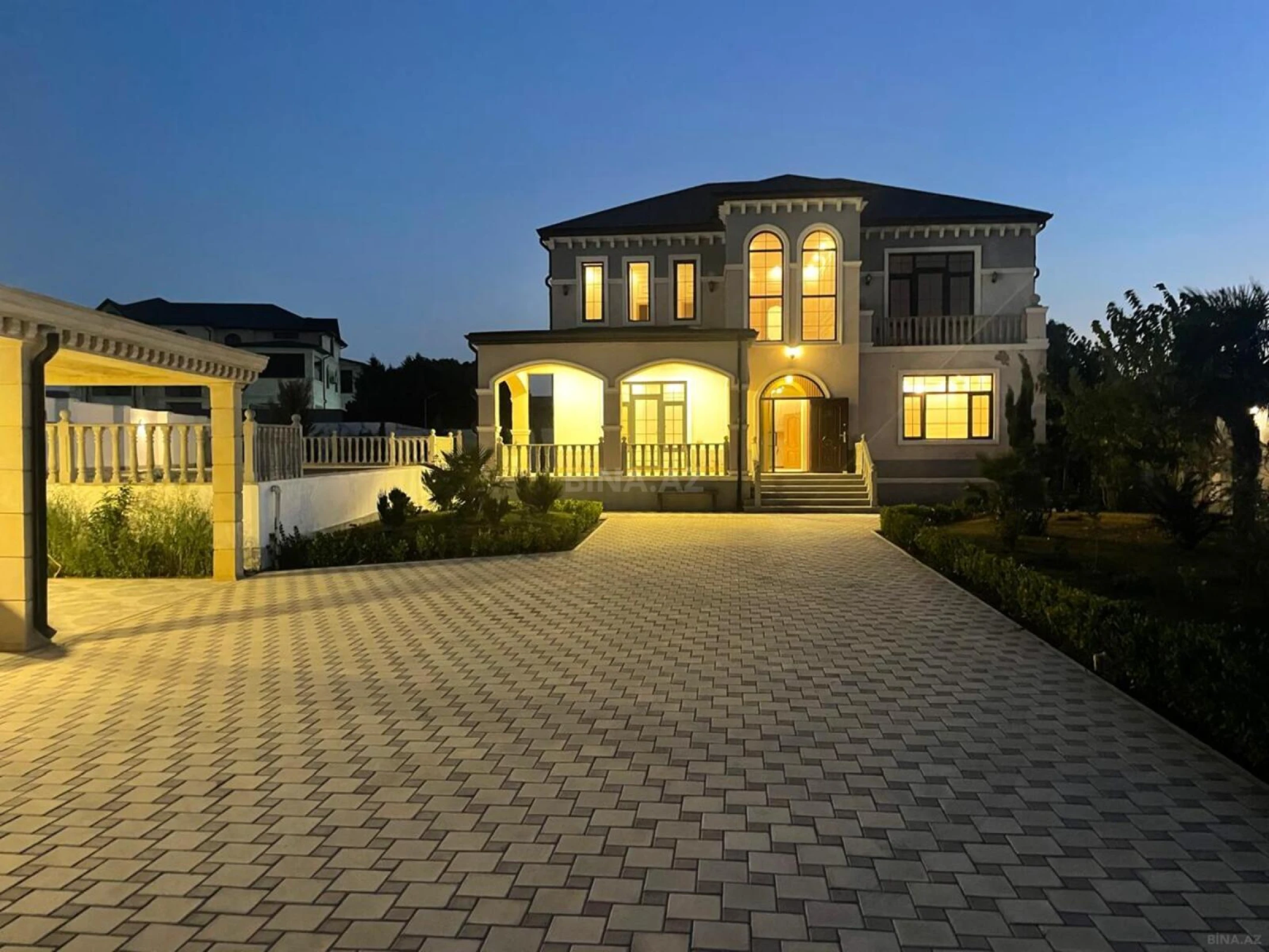 Satılır 7 otaqlı həyət evi 260 m²