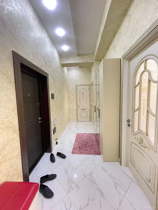 Kirayə verilir 2 otaqlı mənzil 80 m²