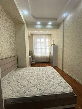 Kirayə verilir 2 otaqlı mənzil 80 m²