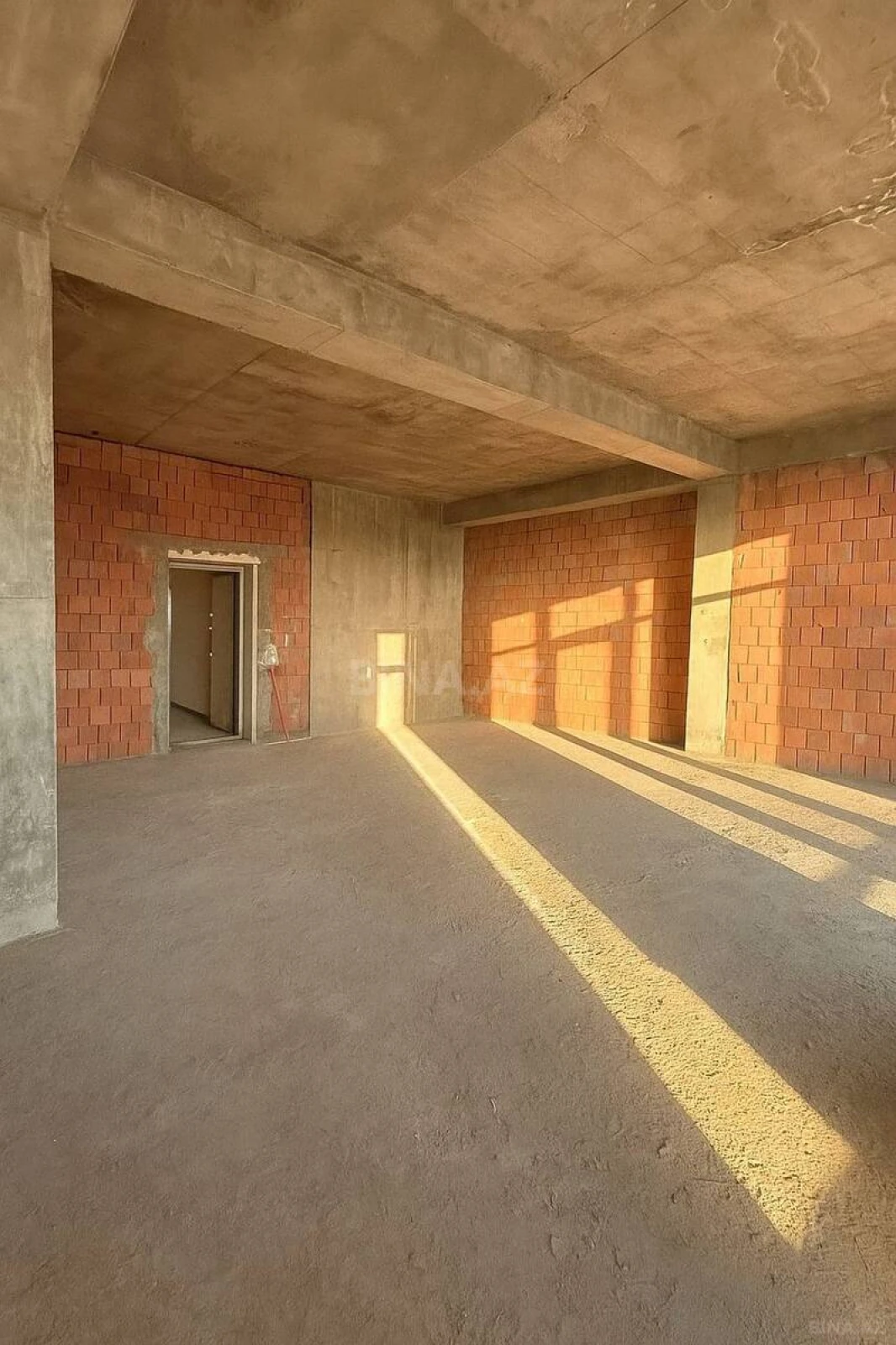 Satılır 2 otaqlı mənzil 85.7 m²