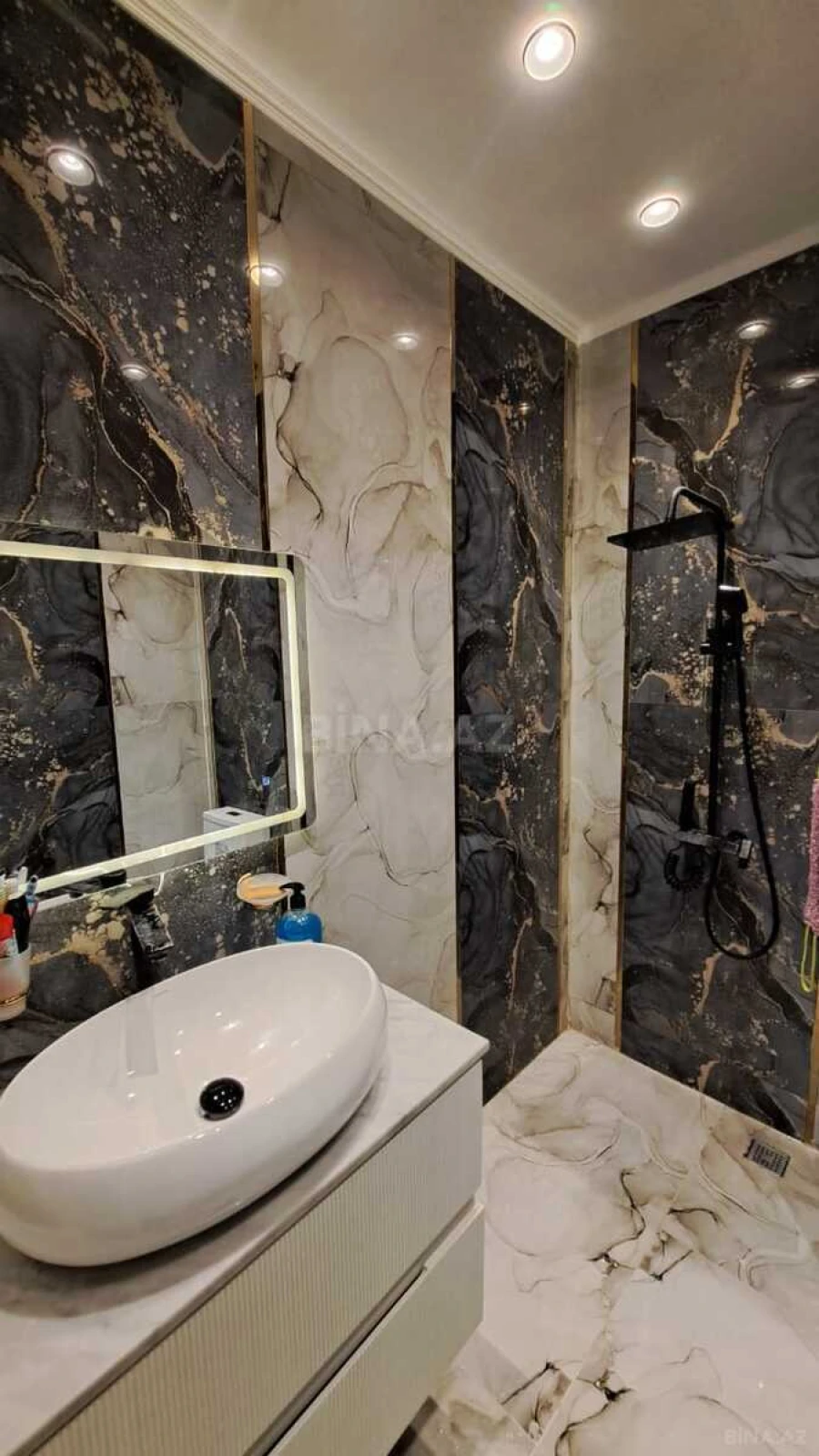 Satılır 3 otaqlı mənzil 73 m²