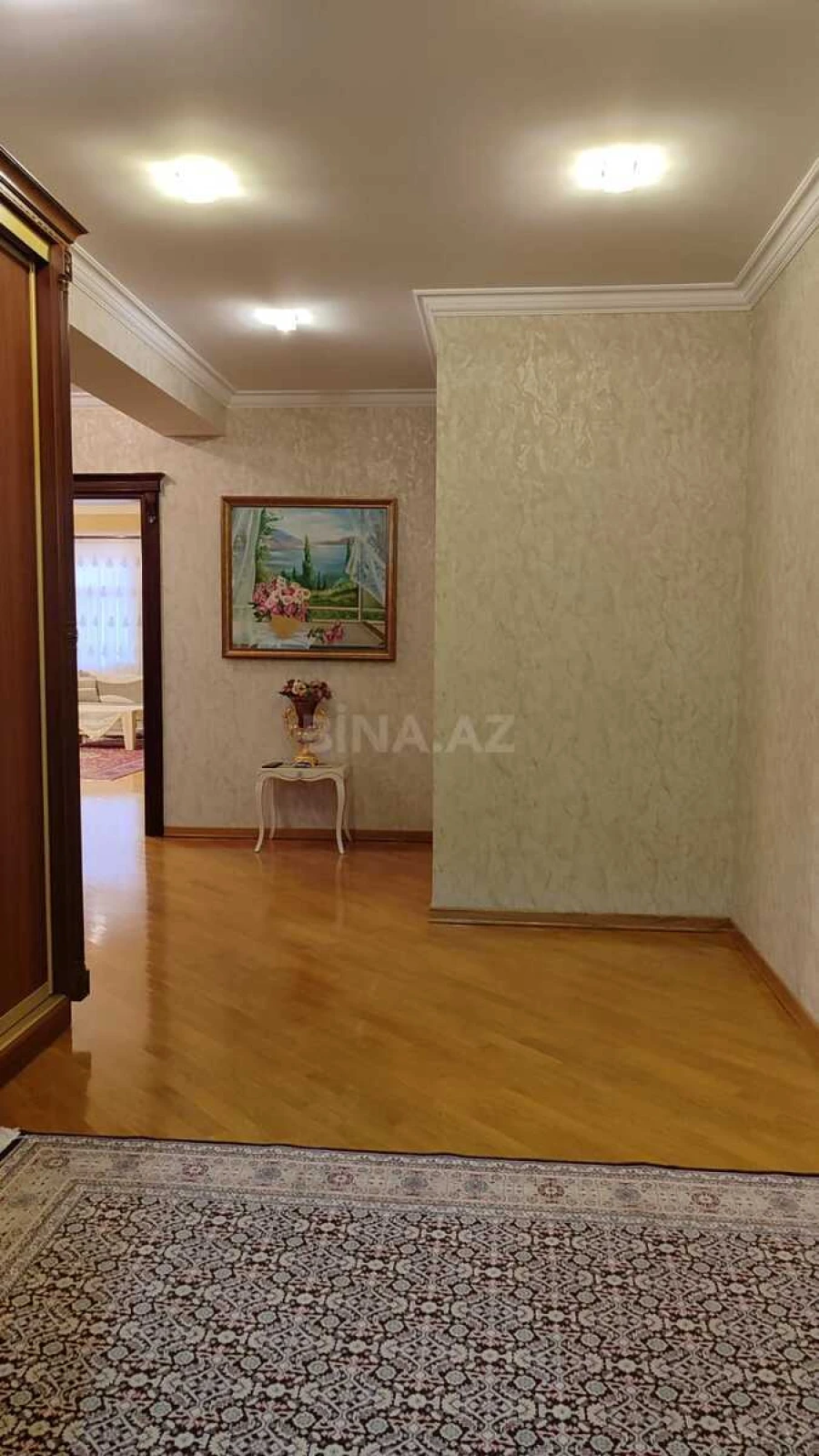 Kirayə verilir 2 otaqlı mənzil 110 m²