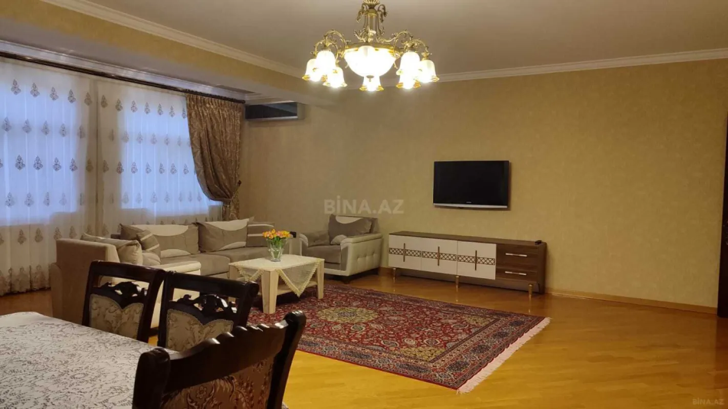Kirayə verilir 2 otaqlı mənzil 110 m²