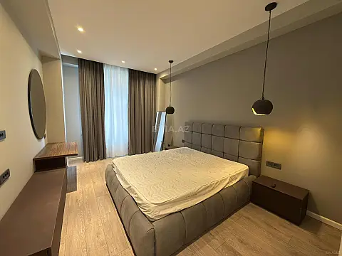 Satılır 3 otaqlı mənzil 104 m²