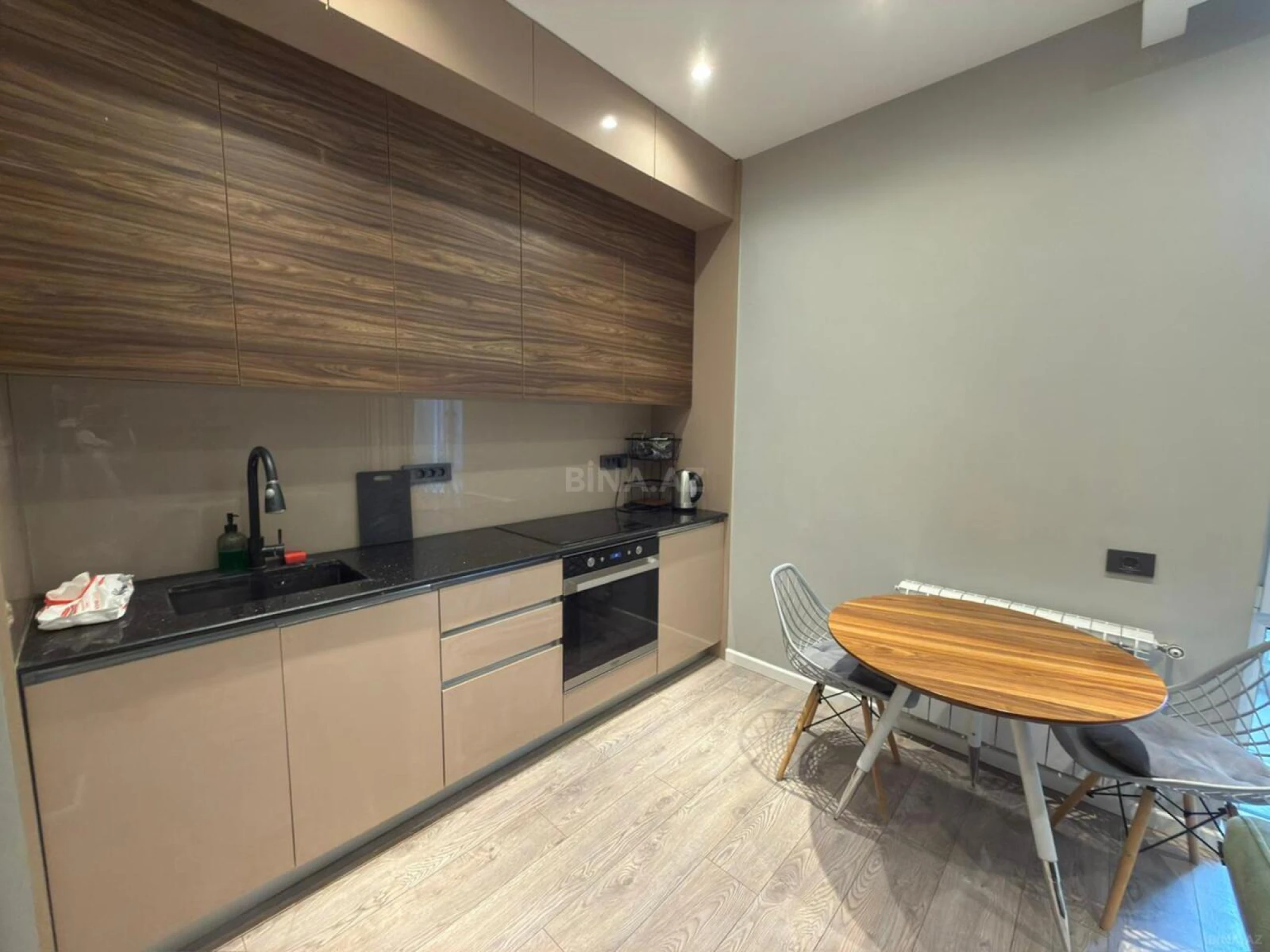 Satılır 3 otaqlı mənzil 104 m²