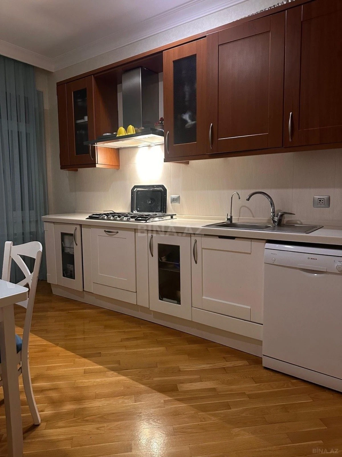 Satılır 2 otaqlı mənzil 96 m²