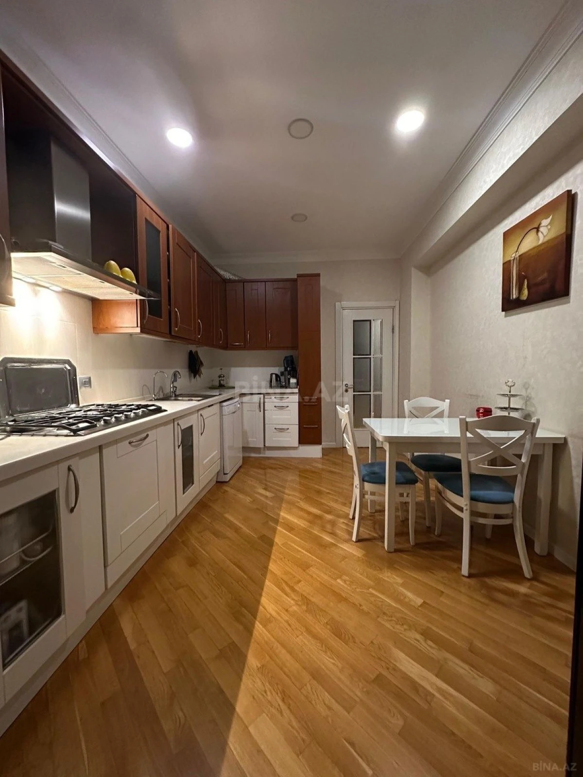 Satılır 2 otaqlı mənzil 96 m²