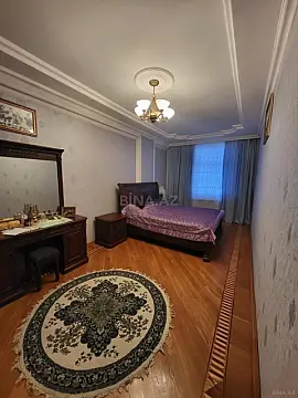 Satılır 4 otaqlı mənzil 200 m²