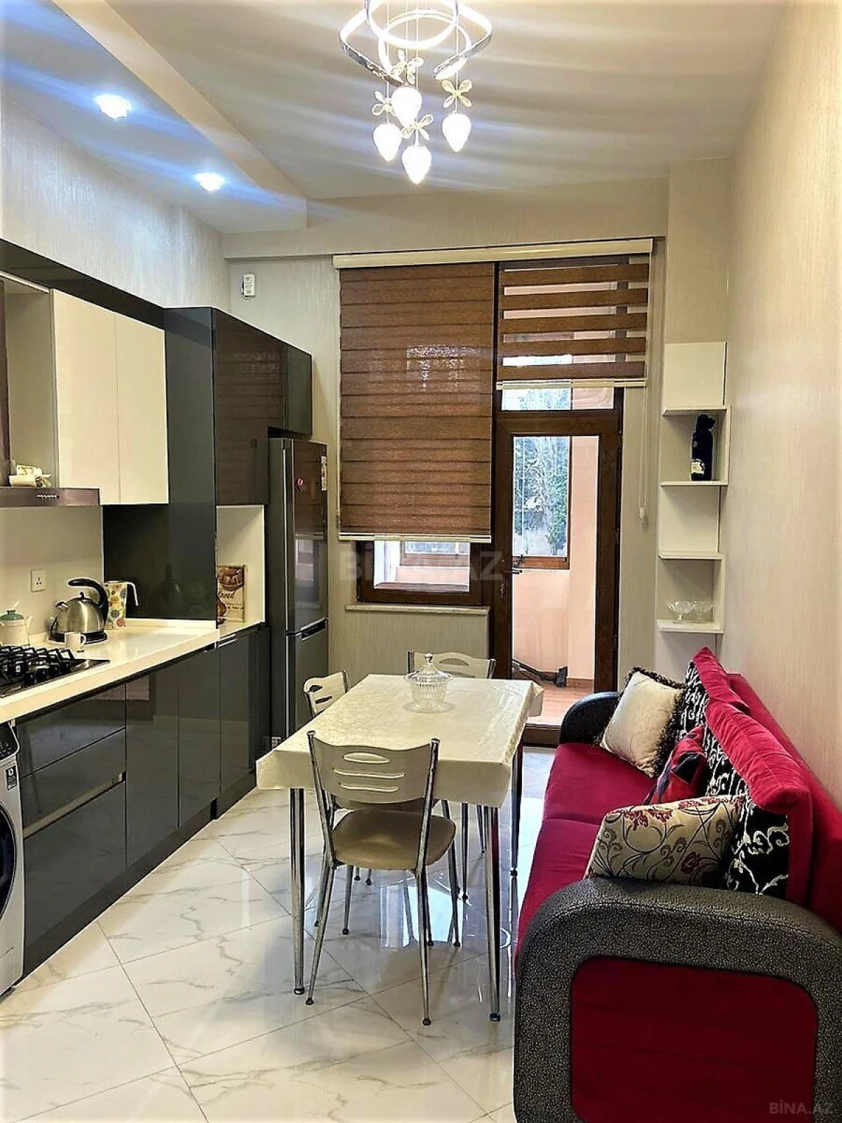 Kirayə verilir 2 otaqlı mənzil 80 m²