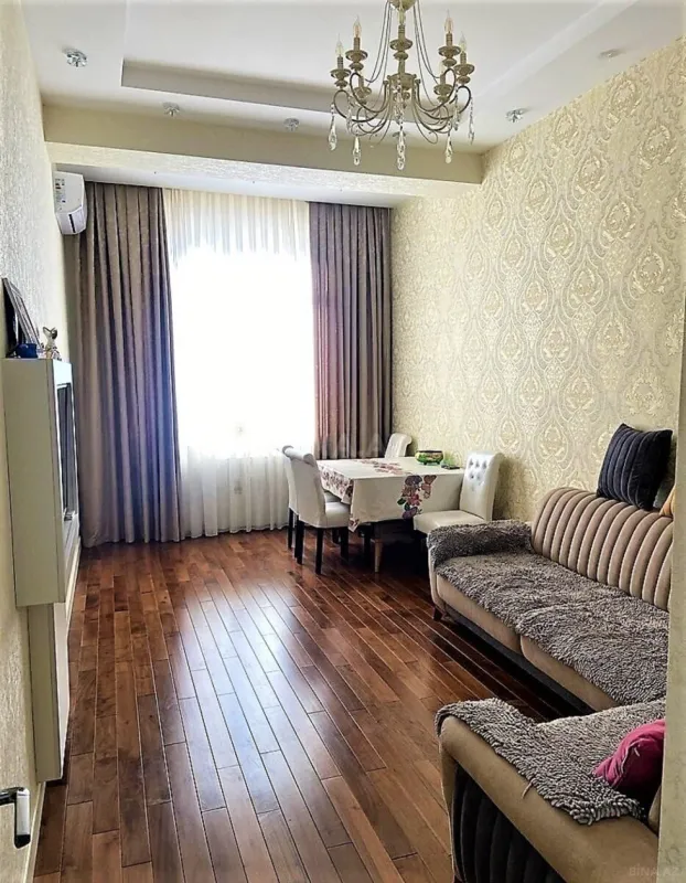Kirayə verilir 2 otaqlı mənzil 80 m²