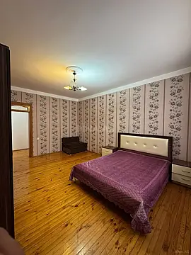 Satılır 11 otaqlı həyət evi 320 m²