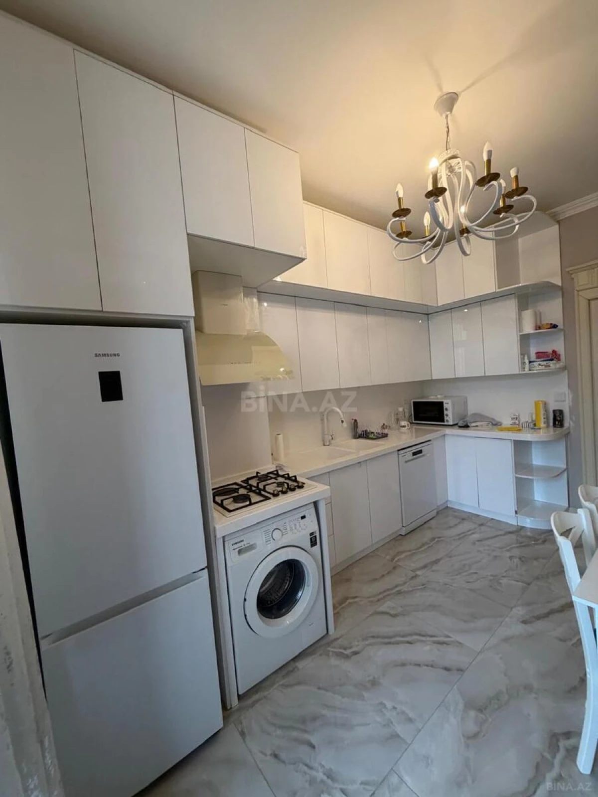 Kirayə verilir 3 otaqlı mənzil 120 m²