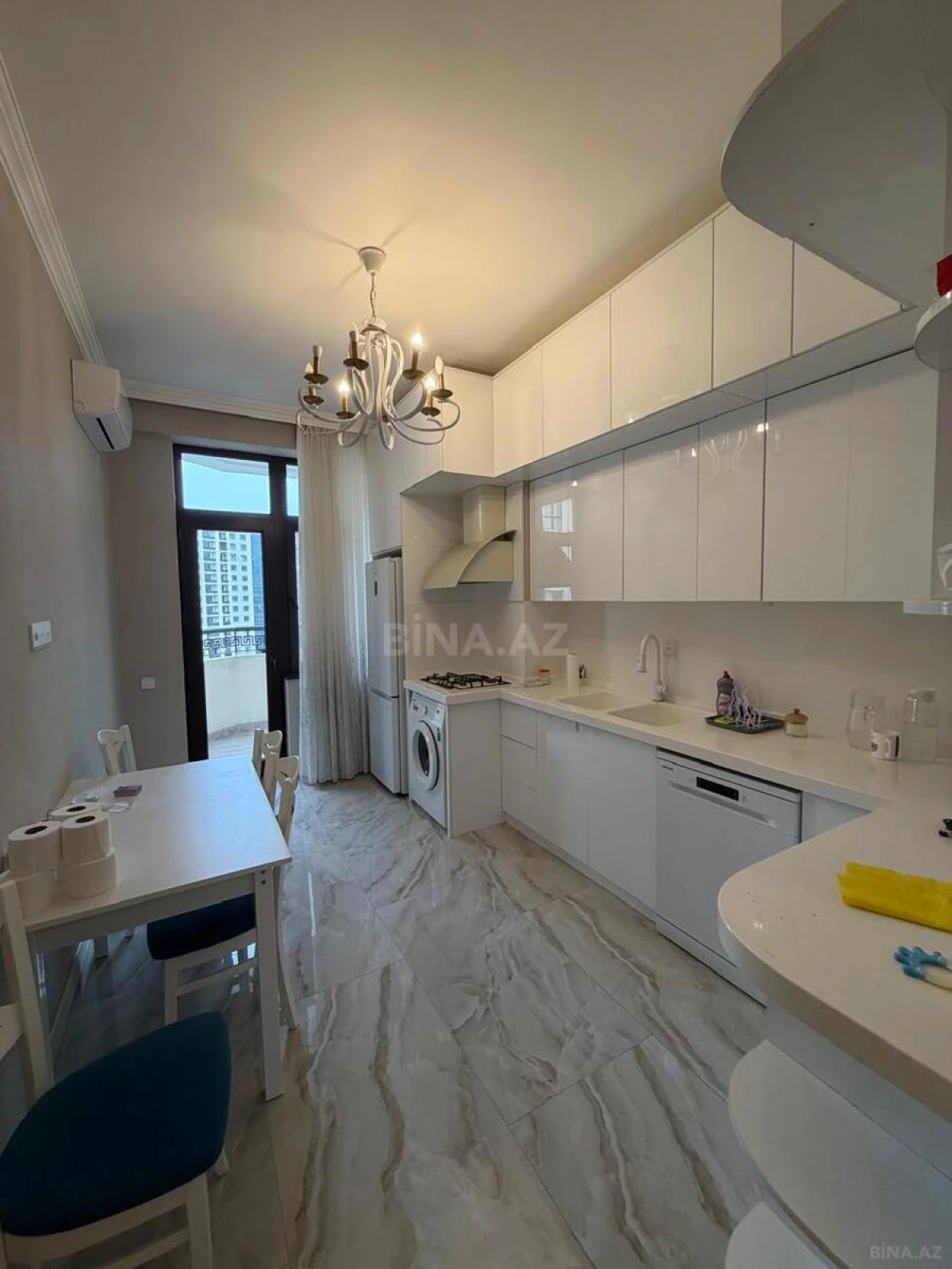 Kirayə verilir 3 otaqlı mənzil 120 m²