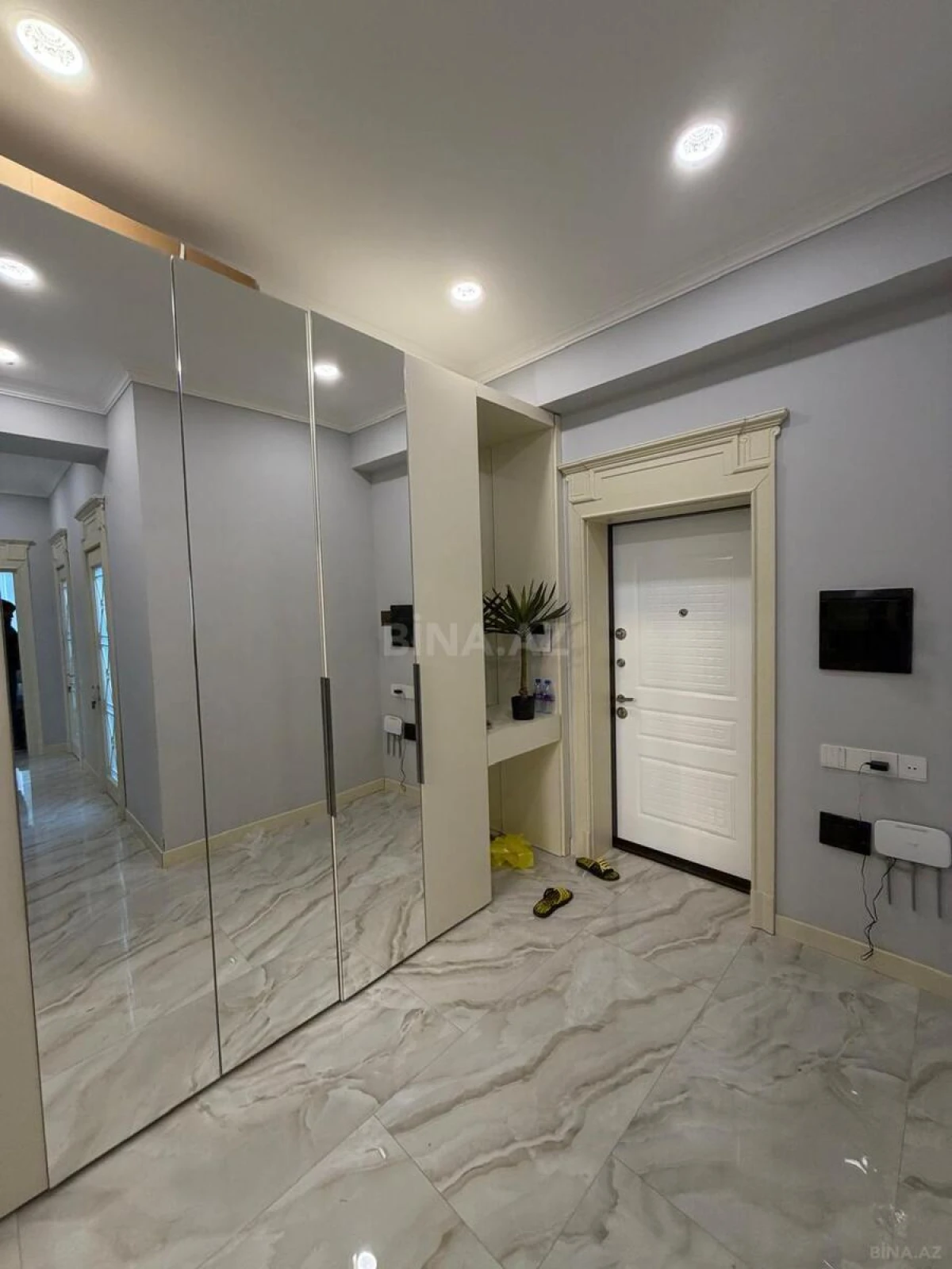 Kirayə verilir 3 otaqlı mənzil 120 m²