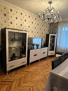 Satılır 4 otaqlı mənzil 110 m²