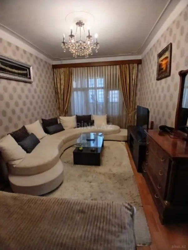 Satılır 2 otaqlı mənzil 70 m²