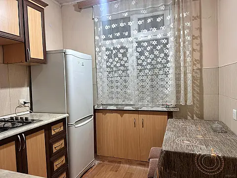 Kirayə verilir 2 otaqlı mənzil 40 m²